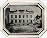 Apoteket Lejonet från Stortorget. Huset rivet 1963.