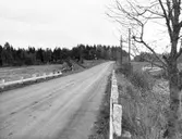 Upplanda utanför Vetlanda. Gamla vägen skiljer sig från nya vägen, som byggdes under nödåren1868-69.