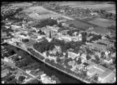 Flygfoto över centrala Arboga, med Heliga trefaldighetskyrkan.