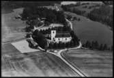 Flygfoto över Odensvi kyrka, Köping