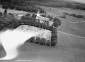 Flygfoto över Forserums kyrka i Nässjö kommun. Nr K 309.