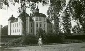 Kolbäck sn, Strömsholms slott.
Slottet och del av slottsparken.