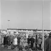 Vänersborg, idrottshuset. Invigning av Folke Truedssons skulptur ”Triad”