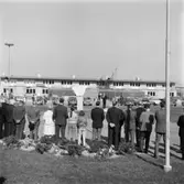 Vänersborg, idrottshuset. Invigning av Folke Truedssons skulptur ”Triad”