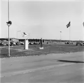 Vänersborg, idrottshuset. Invigning av Folke Truedssons skulptur ”Triad”