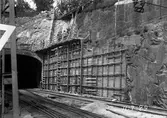 Stödjemur vid tunnel. Södra änden under uppförande