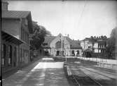 Södertälje. Gamla stationshuset till vänster.