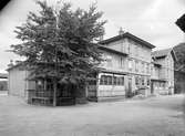 Gamla järnvägshotellet i Laxå, rivet 1931. Från gårdssidan