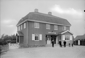 Björköby station från gatusidan.