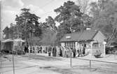 Järnvägsstationen i Mörby. Stockholm Rimbo Järnväg, SRJ Mv 127.