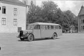 Leveransfoto av Volvo B 11-buss tillverkad för Ringborgs, Norrköping. Bussen trafikerade sträckan Linköping - Slaka - Skeda - Åkerstad. Karossen tillverkad av Aktiebolaget Svenska Järnvägsverkstäderna, ASJ.