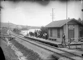 Hållplatsen anlagd 1892. Envånings stationshus i trä