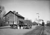 Statens Järnvägar, SJ Da2 347 med tåg
Stationen invigdes 1876. Tvåvånings stationsbyggnad
T semafor