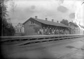 Stationen öppnades för trafik den 1/9 1859. Det första stationshuset byggdes 1858. Ny station, som ännu användes, uppfördes 1873
