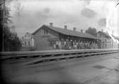 Stationen öppnades för trafik den 1/9 1859. Det första stationshuset byggdes 1858. Ny station, som ännu användes, uppfördes 1873
