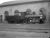 DSB J 11. Leveransfoto. Loket tillverkades av Nohab,  tillverkningsnummer 259. Loket levererades till Danmark. Under tiden omlittererades några gånger. Skrotades 1951.