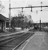 Första eltåget passerar