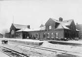 Eslövs nya stationshus sedd från bangården.  Det stod färdigbyggt 1914, invigdes året därpå.