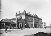 Station från sydost.Stationen togs i bruk 1858.