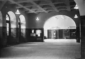 Stationsvestibulen, södra delen.