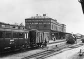 Västra stationen togs i bruk 1874.MTJ klass 3 personvagn.