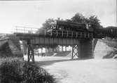 Statens Järnvägar, SJ F-lok på järnvägsbron