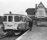 Stationen
Göteborg-Särö Järnväg,  GSJ Y6
GSJ rälsbuss.