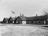 Vegeholms trafikplats anlades 1884. Samma år öppnades stationen av Skåne - Hallands Järnväg. Stationshuset tillbyggts 1906 och 1929. Stationsbyggnad efter renoveringen.