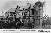 Stationen öppnades för trafik 1872. 1902 Byggdes nytt stations hus och  bangården utbyggdes. Stationshuset ersattes med ett nytt på 1950-talet. Kungabesök i Vimmerby vid invignings festen.