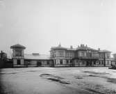 Vänersborgs station. Stationshus byggd 1866. Arkitekt C Adelsköld. Stationen hade banhall  från 1866 till1940.