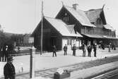 Stationen anlades 1889. Mekanisk växelförregling. Tvåvånings stationshus i trä. Arkitekten var Adolf Edelsvärd. Stationen renoverades 1927. K-märkt 1986.