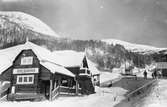 Bergbanans nedre station som ligger vid Fjällgården. Banan byggdes mellan åren 1908 och 1910. Detta var den första fasta förbindelsen upp till fjället.