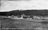 Stationen och Sjö-Gunnarsbo sanatorium. Hållplats anlagd 1906. En- och enhalvvånings stationshus i trä. Nedlagd 1974.