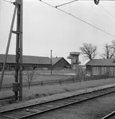 Stationen öppnades 1879. Stationshuset var då ett tvåvånings trähus med bostadslägenhet i övervåningen. 1917 byggdes ett nytt stationshus. Bangården har byggts om flera gånger. Elektriskt ställverk 1938.