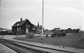 Hållplats anlagd 1934. Envånings litet stationshus i trä.