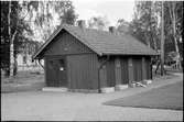 Toalett och förrådsbyggnad vid Kvillsfors station.