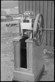 Den första biljetttryckningsmaskin som Statens Järnvägar köpte in och som var i bruk på Biljett- och Blankettkontoret mellan 1866 till 1922.