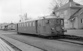 Dieselelektrisk motorvagn. Stockholm - Nynäs Järnväg, SNJ XB01 7. Ursprungligen Uddevalla - Vänersborg - Herrljunga Järnväg, UVHJ 51.