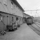 Godsmagasinet vid Jönköping station. Järnvägen elektrifierades 1932.