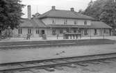Kilafors station anlades 1878. Tvåvånings stationshus i trä. Mekanisk växelförregling, dock elektrisk infart.