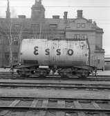 Oljevagn SJ Q12b 503114 
Med texten Esso mycket eldfarligt.