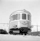 Statens Järnvägar, SJ Yco6. Motorvagn med stålkorg. De första fordonen insattes i ordinarie trafik i juni 1953.