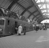 Elmotorvagn SJ Xa4 212 på Malmö station.