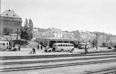 Gengasutrustade bussar, däribland BKB 23, registreringsnummer K 810, vid Ronneby bangård.