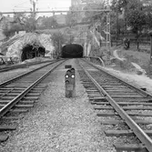 Hagalundstunneln. Bilden taget under konstruktionen av den andra tunneln (till vänster i bild), idag är det fyra tunnlar på platsen.