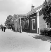Militär och sjömän vid Bräkne-Hoby station.