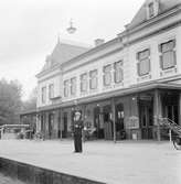 Stinsen heter Victorin. Arboga station öppnades 1857. Den har senast ombyggts 1947.