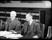 Dansk-norsk godskonferens i Plenisalen. Distriktschef Ruud och sekreterare Hedemann från Oslo. Bilden ingår i en porträttsamling.