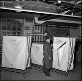 Fällbox för konfektionsvaror.