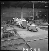 Ilgodsmagasinet Centralstationen i Stockholm. Trucktransporter till tågen. Truck SJ 620.